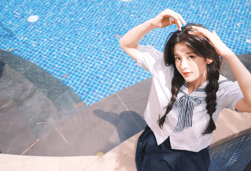 原创杨超越穿水手服被夸樱花甜妹无敌青春减龄的学院风应该这么搭