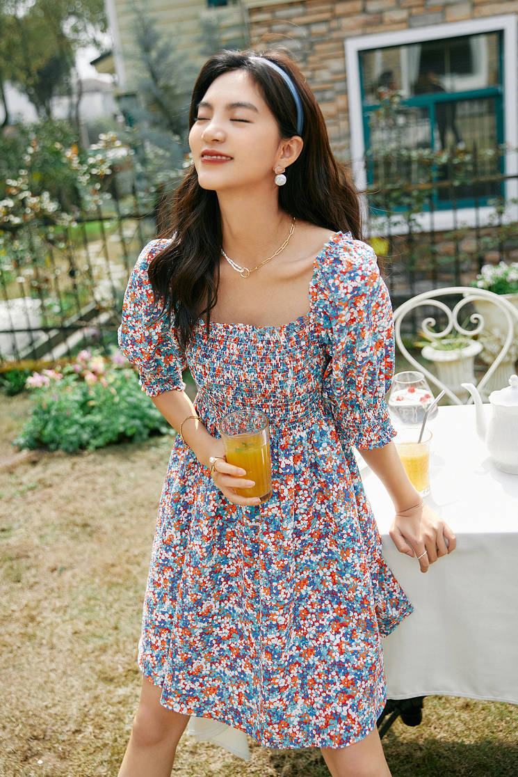 原创法式风情的碎花连衣裙很美颖儿柳岩穿得都很好看甜美又时尚