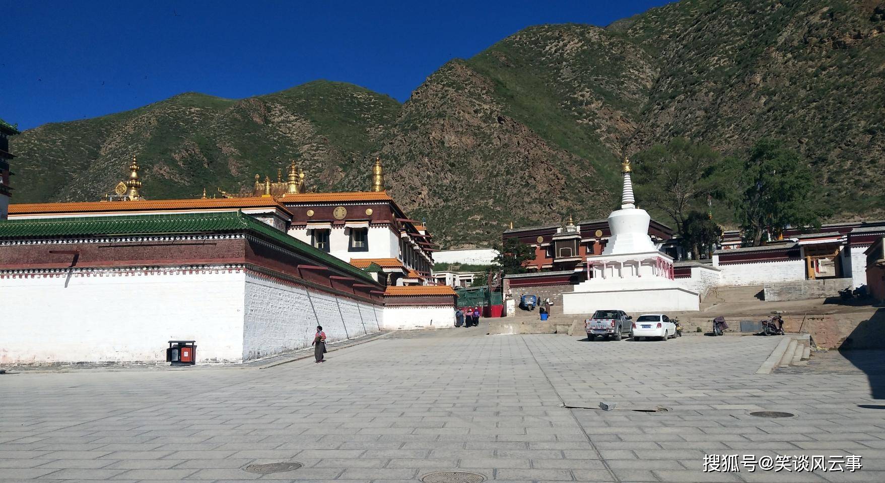 私藏在甘南夏河的拉卜楞寺 既是寺庙又是学校 庄严而又神圣