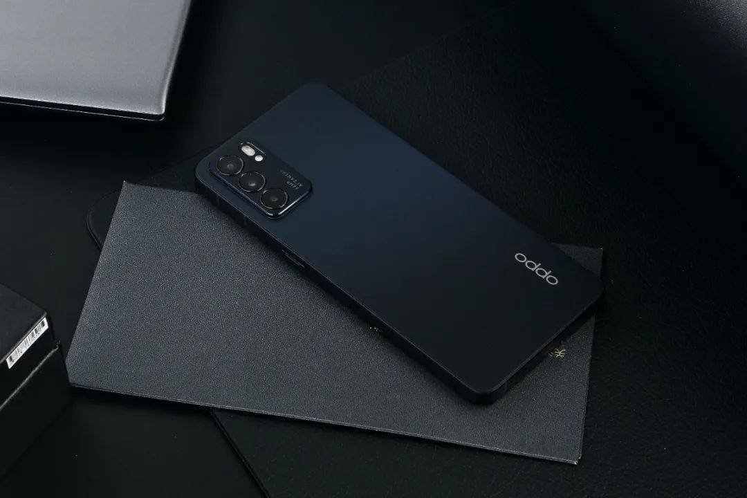 世间朗朗有光照|oppo reno6系列美学谈