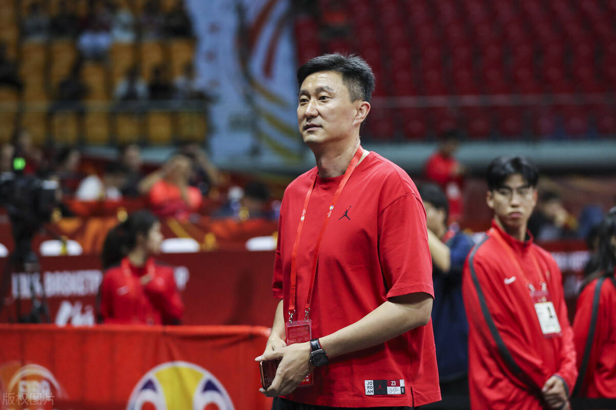 杜锋教练的成长黑历史:因逛夜店被骂,被外援重拳打昏迷_球员