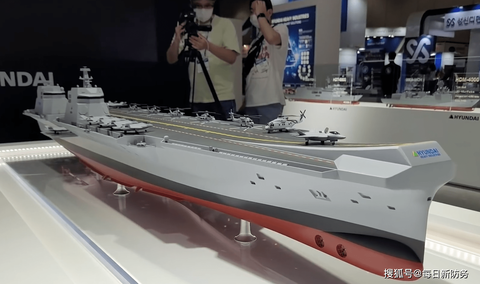 图为韩国航母建造计划模型