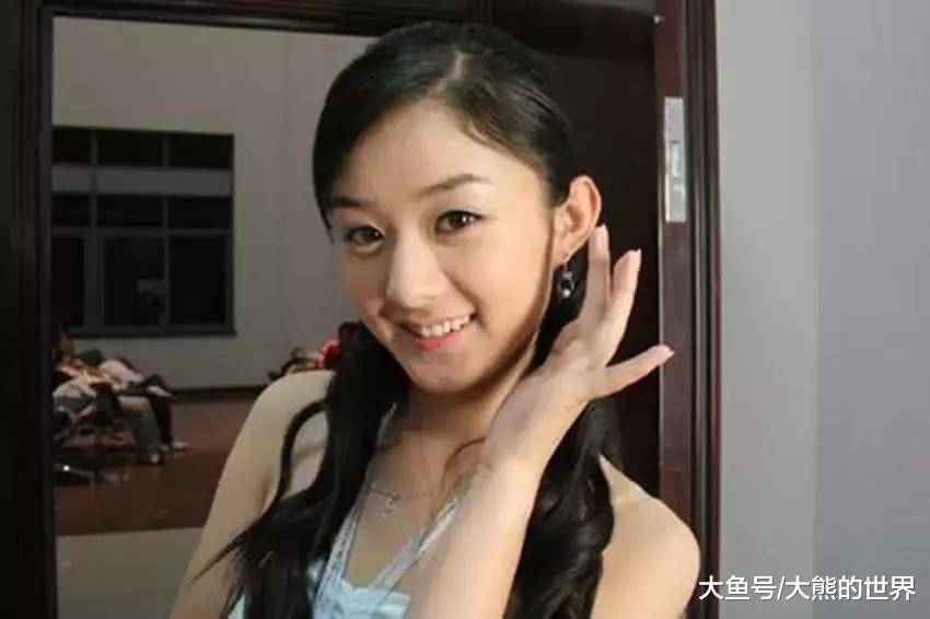 赵丽颖十年前广告被扒,没有滤镜和特效,一张"天然脸"美翻天!