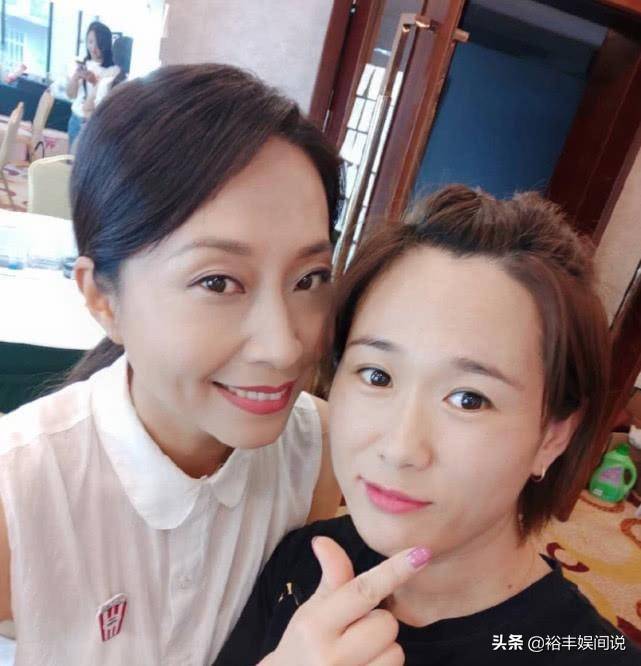 黑妹戚慧罕有曝光近照温婉大气仍显冻龄曾五次登上春晚