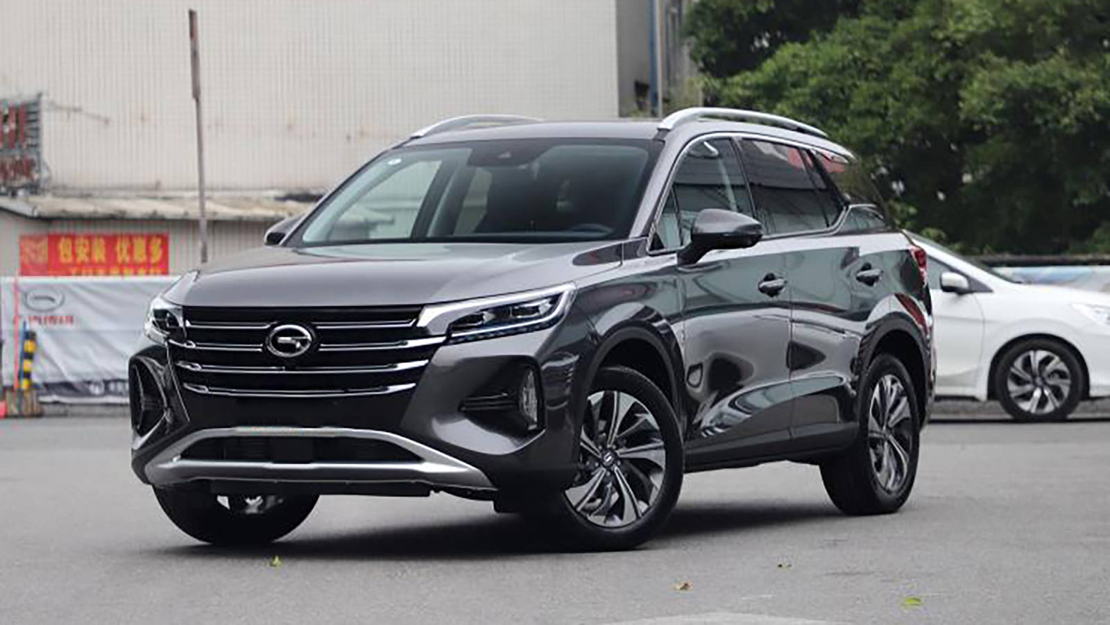 广汽传祺gs4(参数|图片),基于全新模块化gpma架构打造,定位紧凑型suv