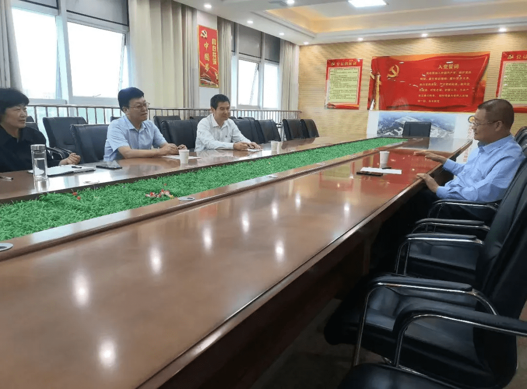 党史教育柳明伟一行到南阳市八中调研工作