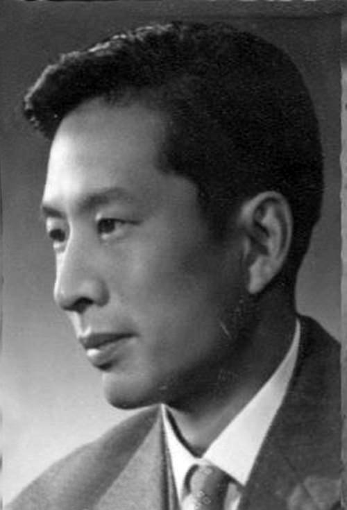 1995年,在纪念世界电影诞辰100周年,中国电影诞生90周年的时候,冯喆