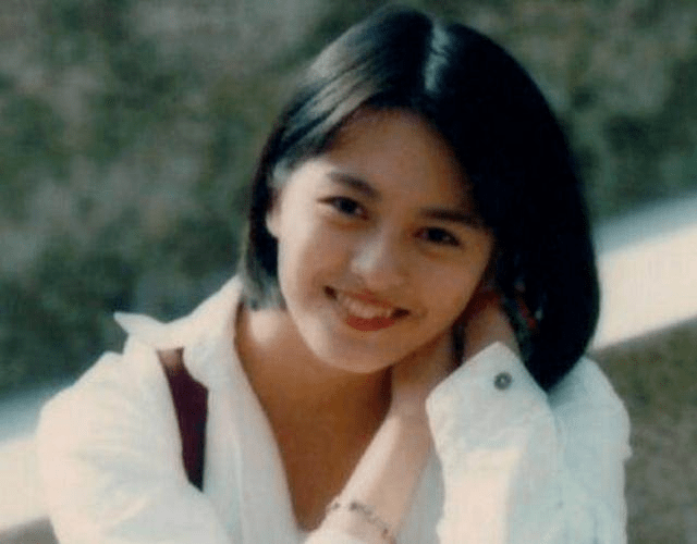 梁咏琪公开多张15岁"绝版"长发美照,模样清纯可人,从小美到大