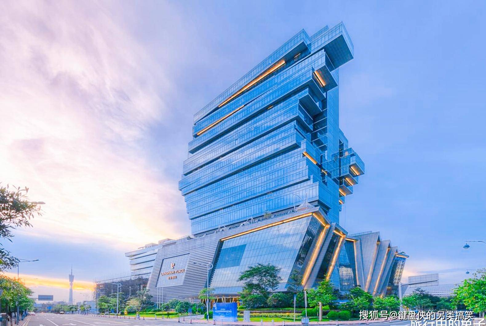 广州这座"丑"建筑惹争议,虚耗60亿建造,却被说像"棺材