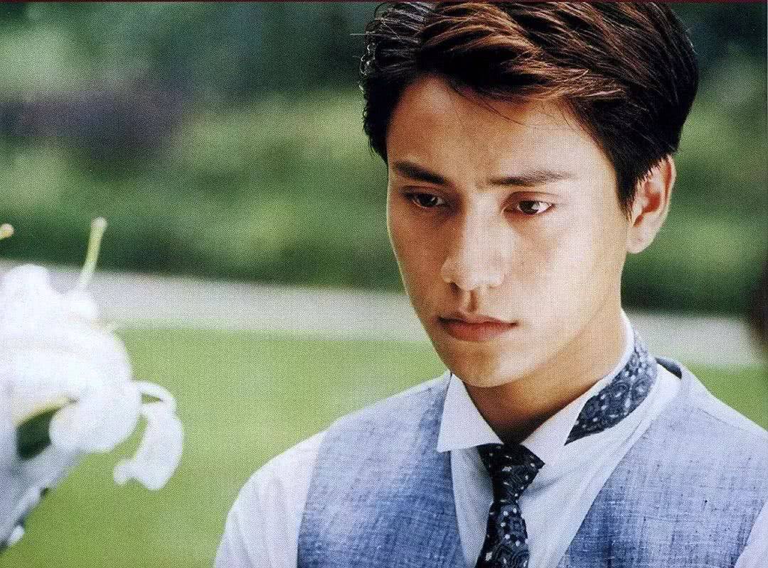 陈坤儿子携女友晒聚餐照,疑似陈坤的妻子曝光,陈坤回应太气人