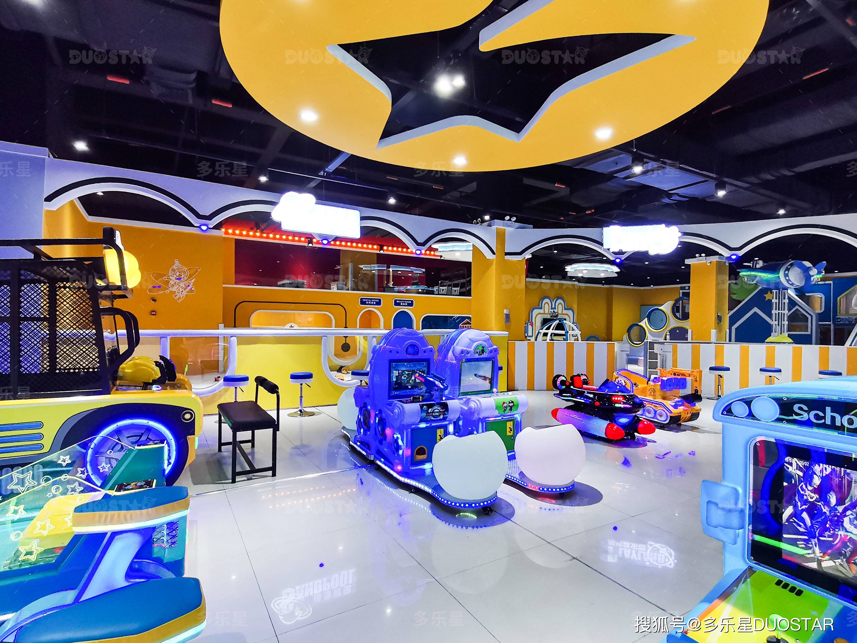 门店地址 宝鸡市渭滨区高新大道48号天下汇高新店 / 童年不同样,快乐
