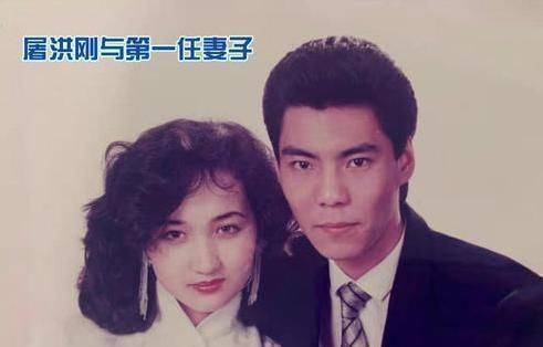 "霸王"屠洪刚的浪荡情史,辜负两任妻子,母亲离世让他幡然醒悟?