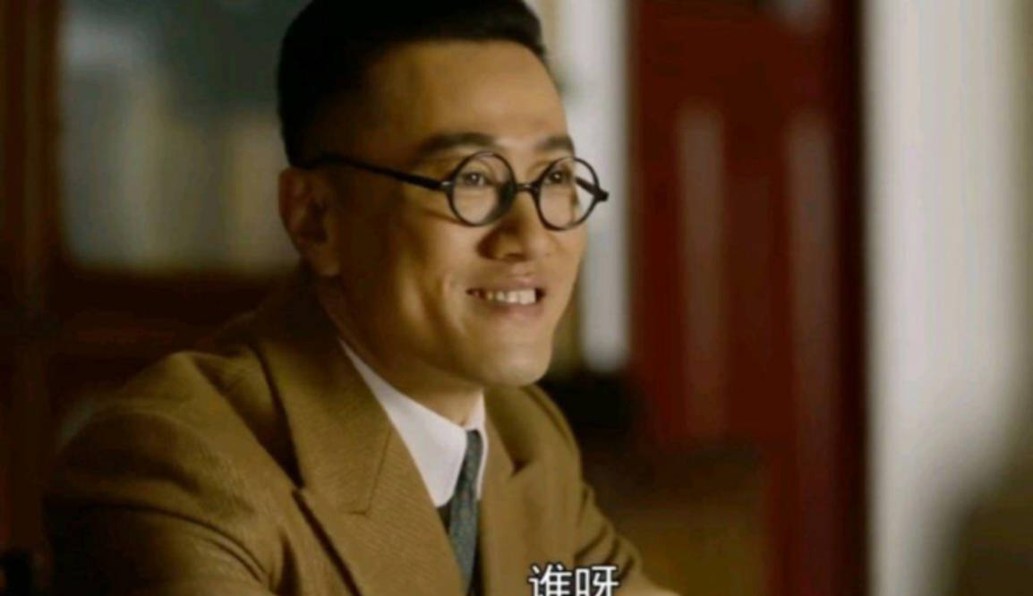 6,朱刚日尧饰演胡适朱刚日尧在剧中扮演胡适.