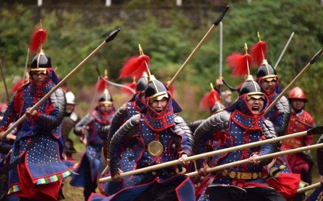 清朝士兵为什么放弃了金属铠甲,转而使用简单且简陋的棉甲?