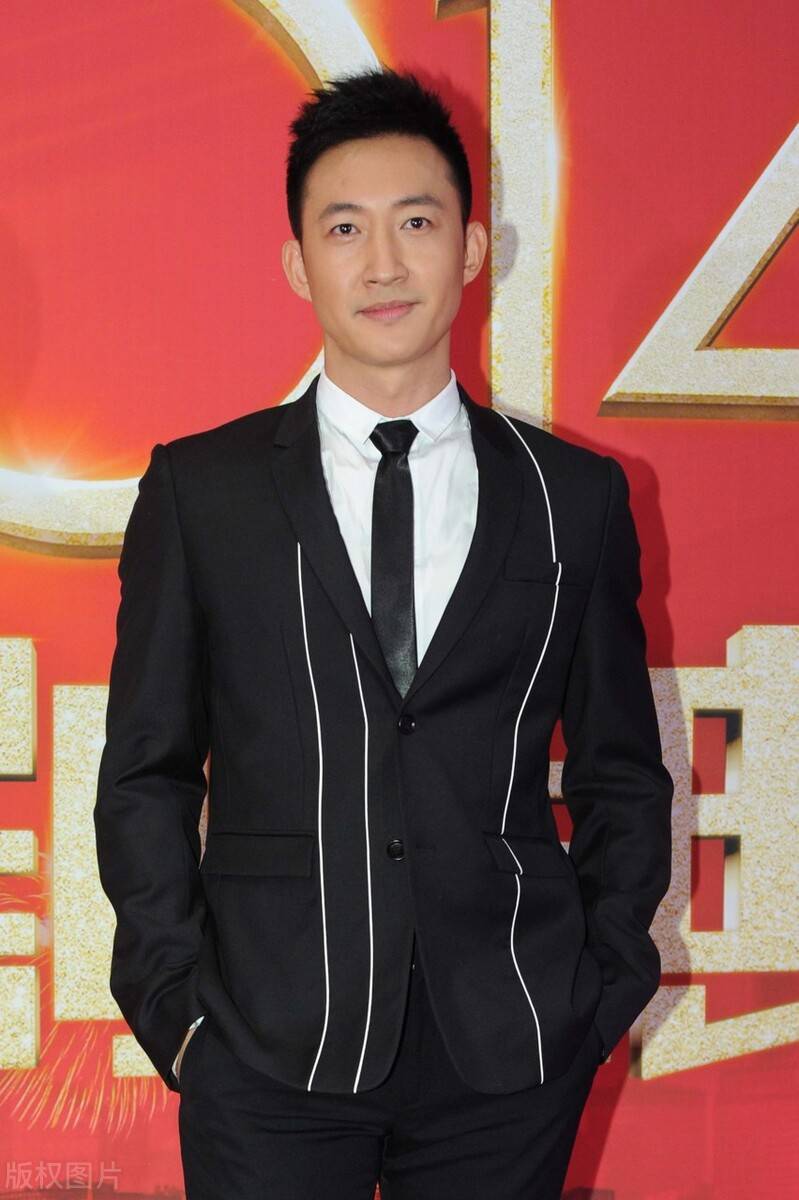 王阳的低调情史:靠帅气征服了2个女人,宠妻如命成娱圈