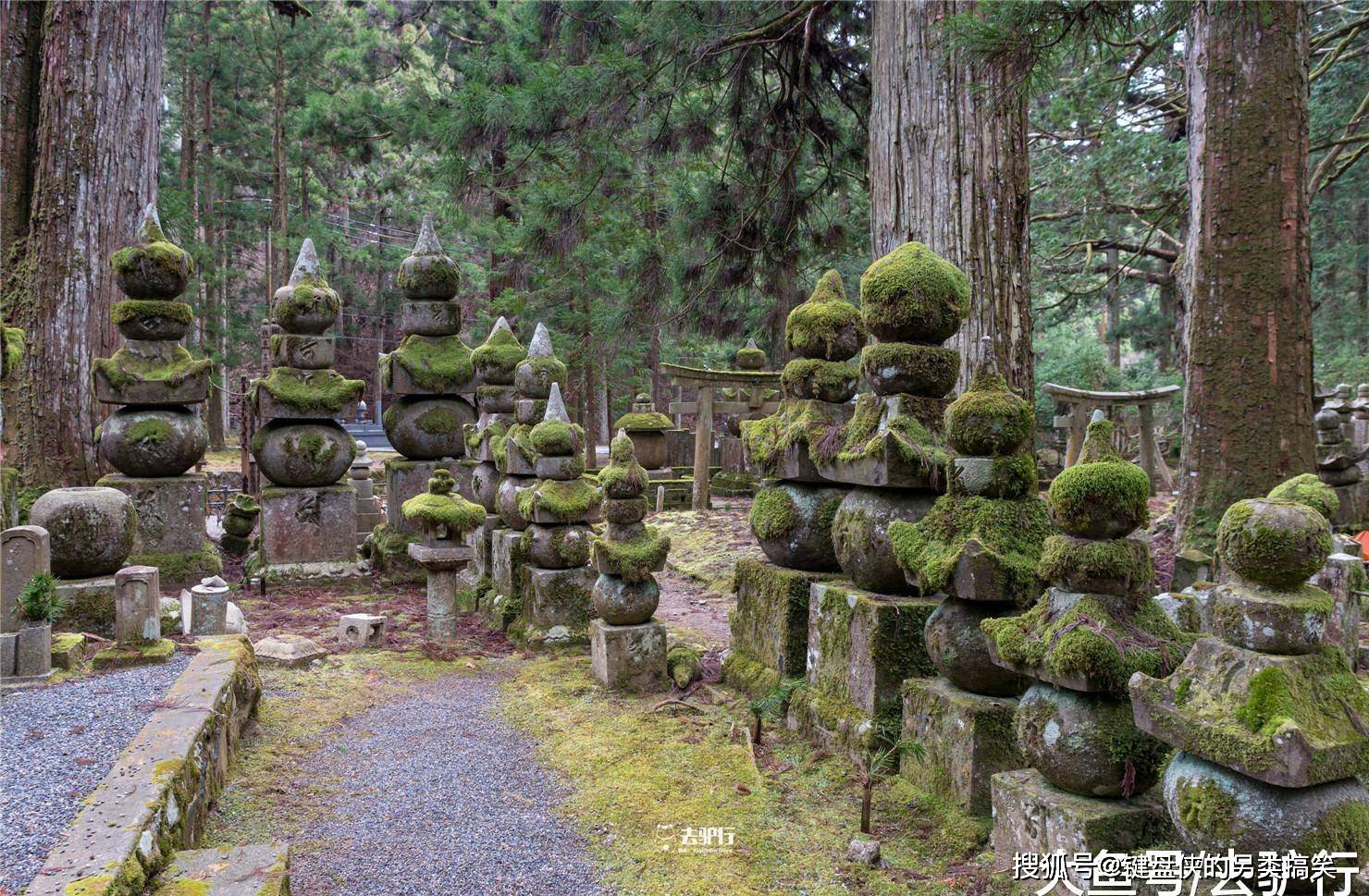 日本公墓里的可爱石像:戴着帽子穿着兜裙,背后却令人心碎