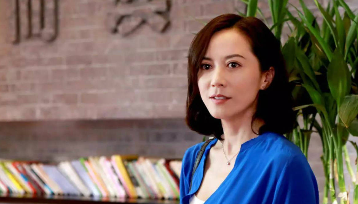 "惊鸿仙子"俞飞鸿,50岁依然女神范十足,无惧老去至今单身!
