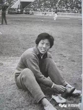 比如1957年中国运动员郑凤荣以1米77的成绩打破女子跳高世界纪录,当时