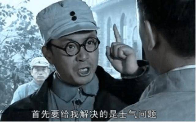 亮剑:老旅长一句话,李云龙为何当场怂了?看他说了啥
