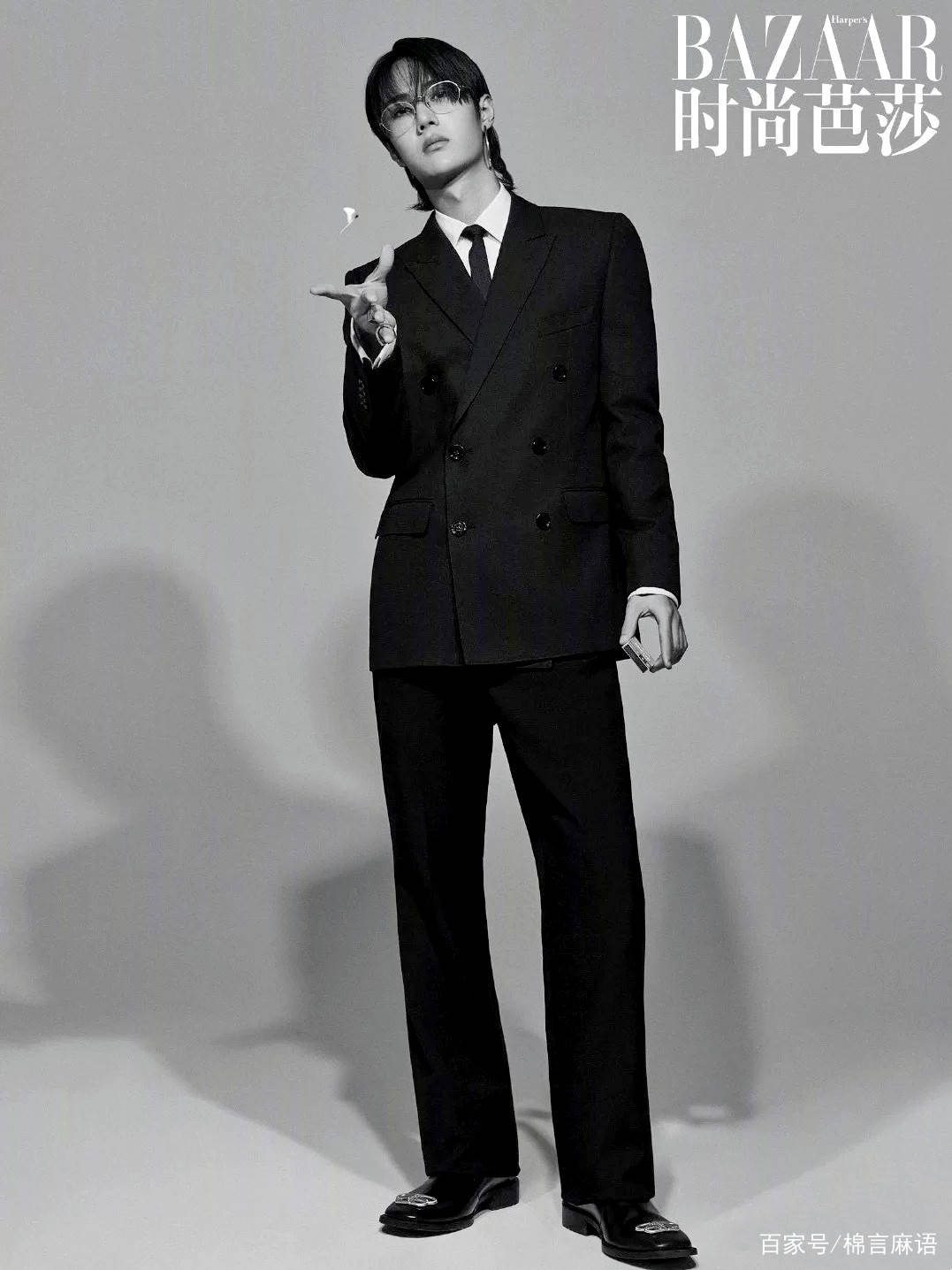 王一博,一个靠西服套装就能帅到飞起的男人,痞帅起来