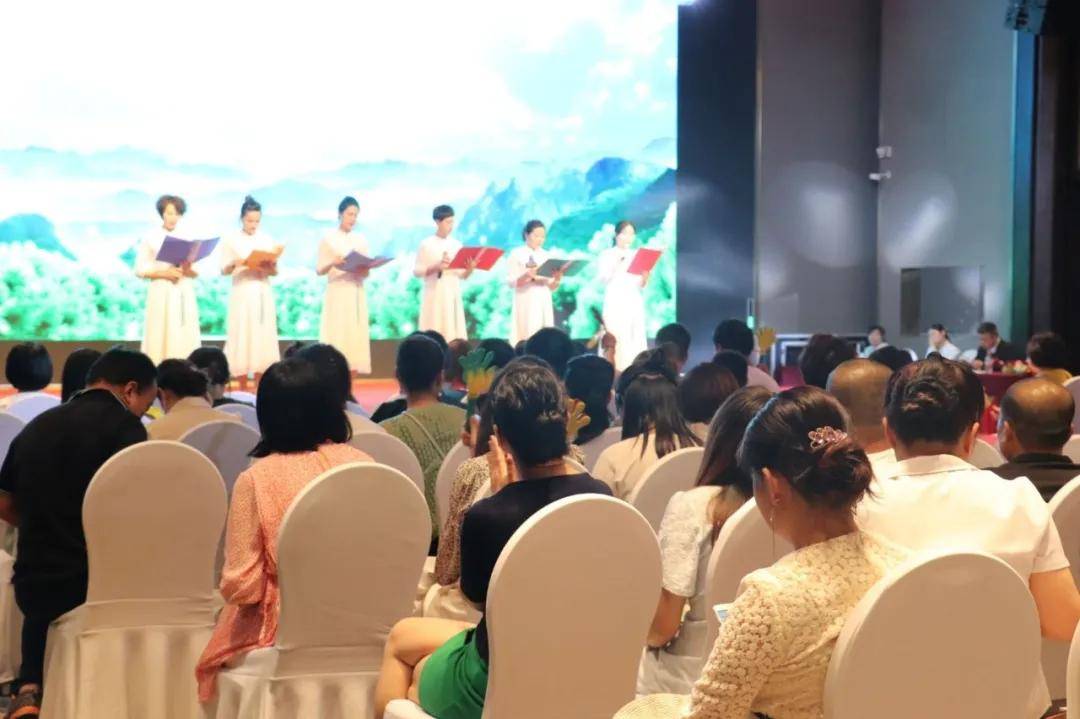 赵敏,夏青江,裕海,申红梅,洪振杰,周艳等优秀市场伙伴荣获市场开拓奖