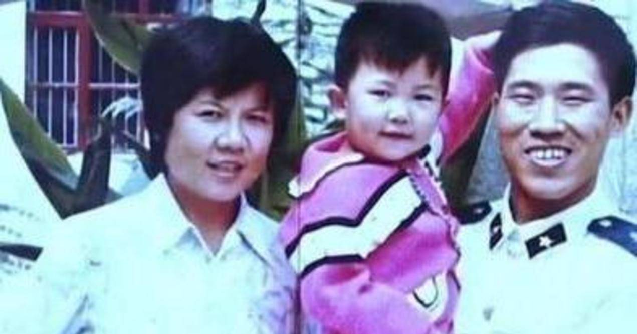 大反派"杜旭东":因一次意外致嘴歪,娶漂亮妻子逆袭成人生赢家?