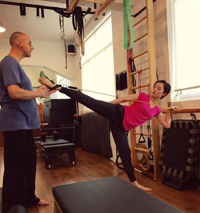 的项目自然很多,其中比较适合女生练习的,就是现在明星都在练的普拉提