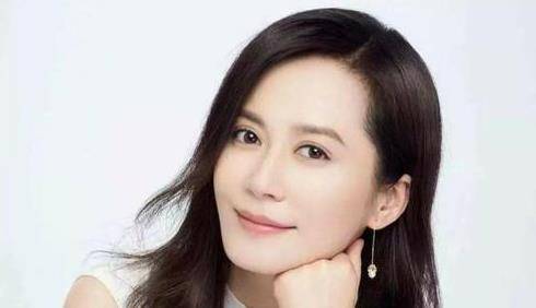 原创49岁俞飞鸿至今单身回应尴尬问题时我只看到她对爱的憧憬