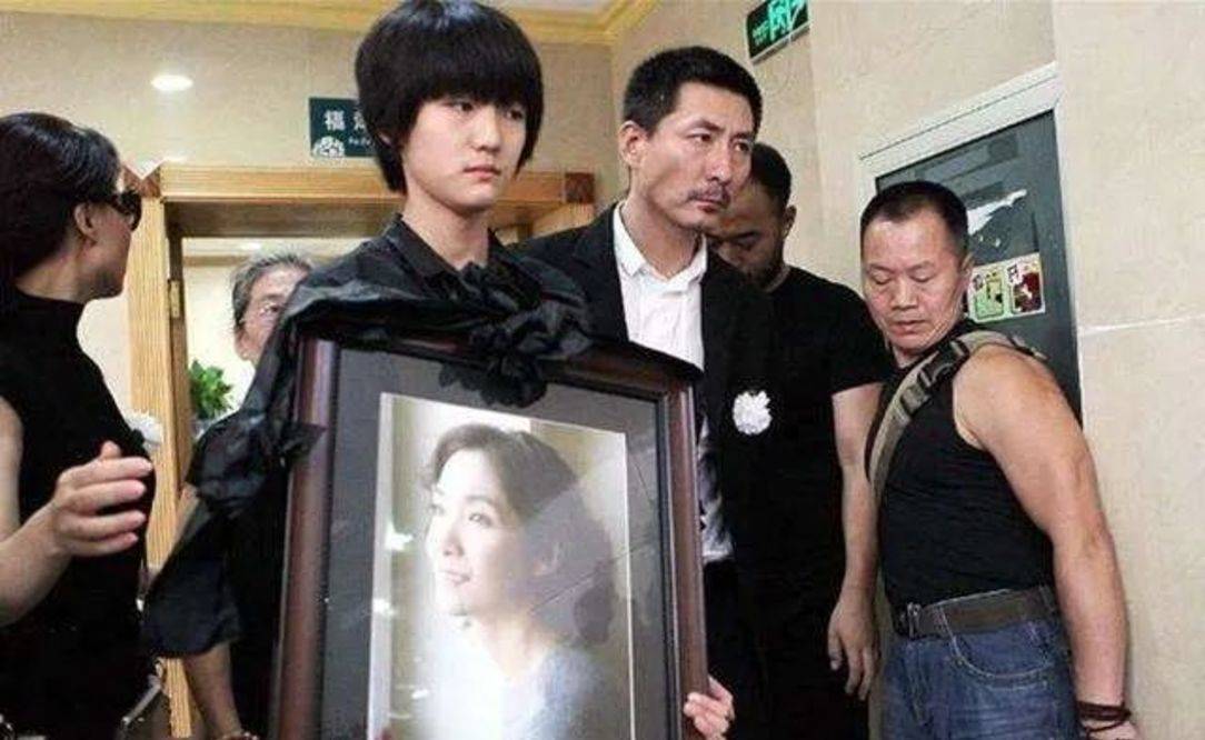 武侠剧白眉大侠播出26年大反派成一线明星女主角已离世