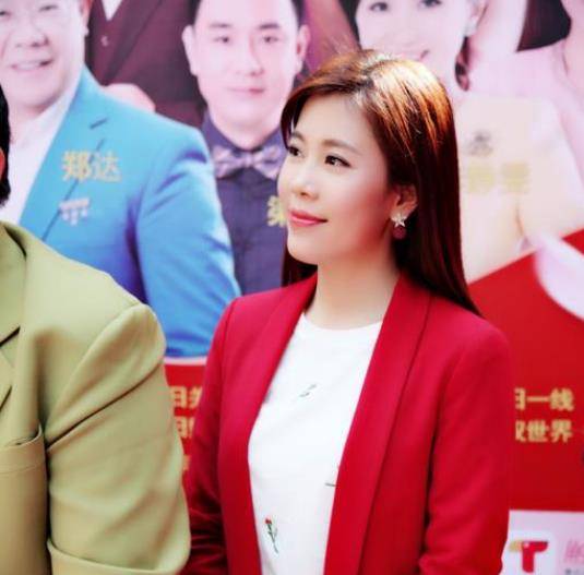 原创黎绮雯和李静雯,广东电视珠江台中的两大美女主持人,你更喜欢谁