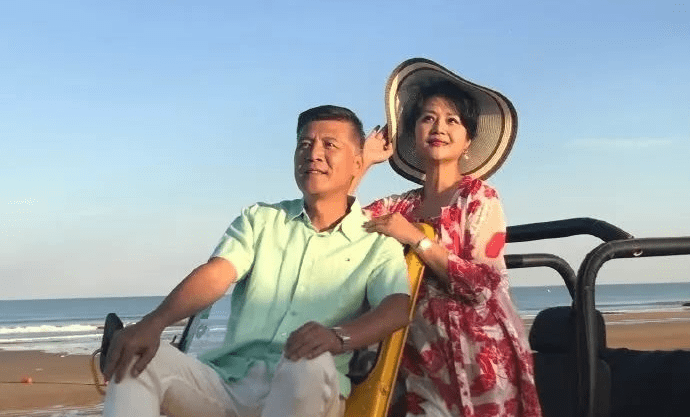 看看刘之冰前妻再看看他现任妻子茹萍差距一目了然