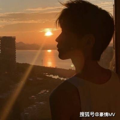 2021最新版男生侧颜头像高清_男生侧颜头像大图真人