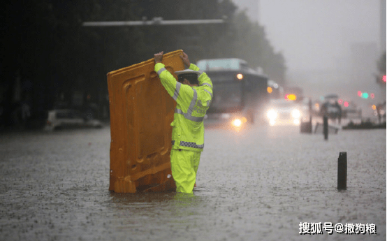 惊叹!郑州遭遇千年一遇大暴雨