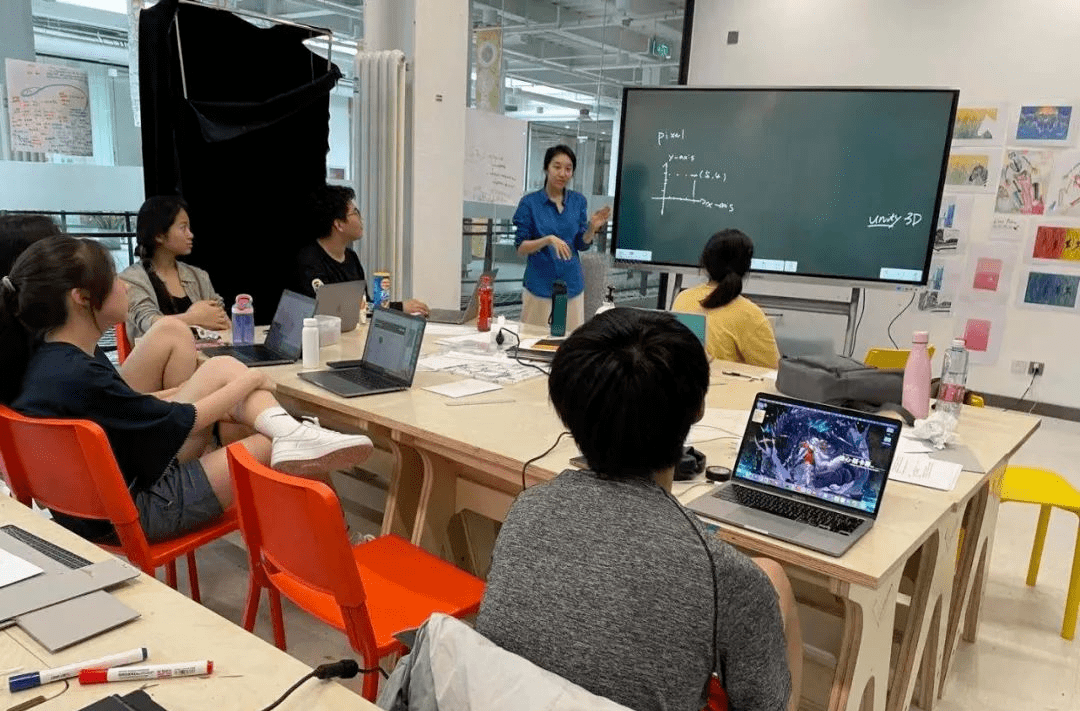 探月学院当中学生开始思考人类与科技的关系新课堂