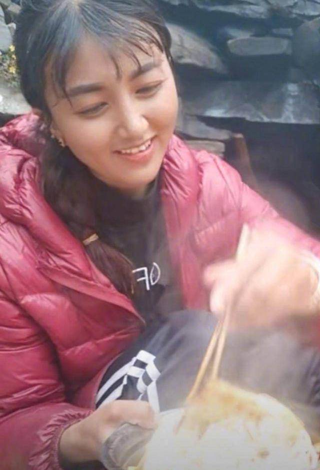 原创网红拉姆案最新动态:遗体确认火化,亲人悲痛送别披露其屡受家暴