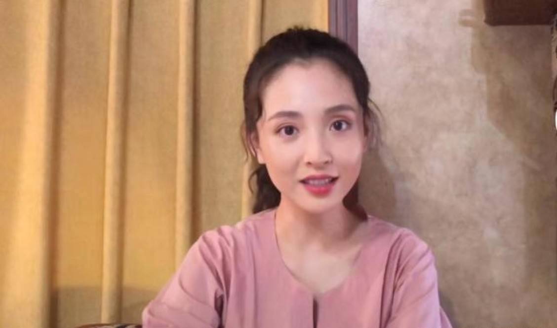 原创又一个王子文?吴倩带孩子外出被拍,绯闻老公张雨剑继续沉默?