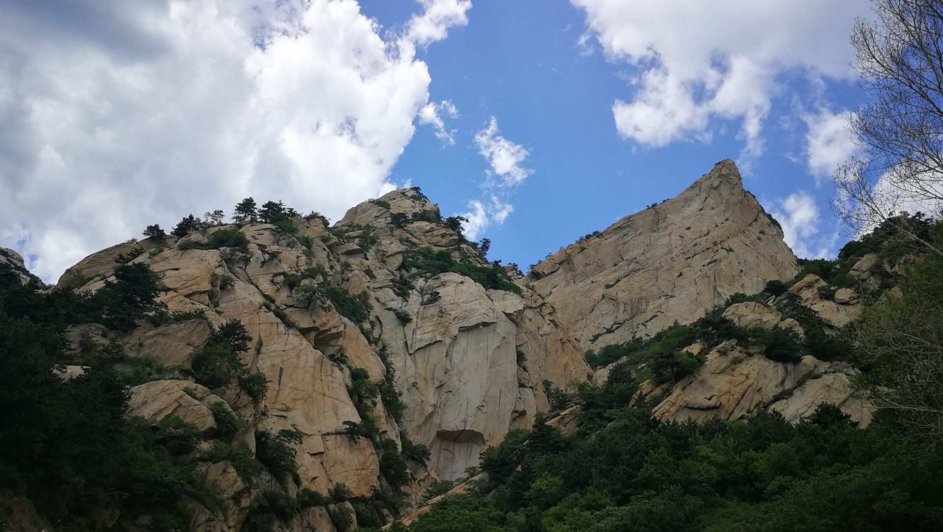 原创北京有北方"小黄山"美称的山,是北京郊外风景名胜区