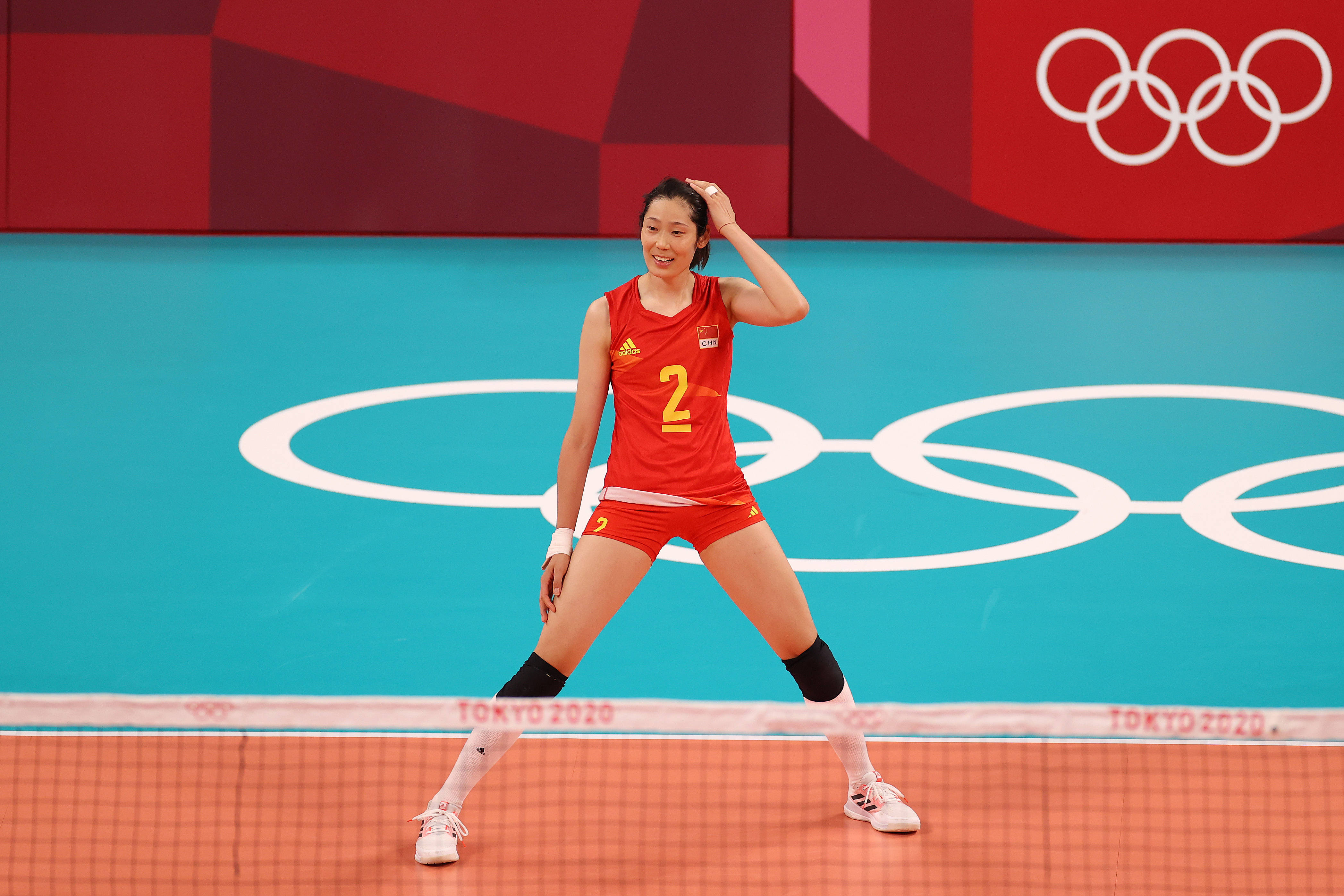中国代表团旗手同日受挫,朱婷低迷女排惨遭横扫,赵帅无缘决赛