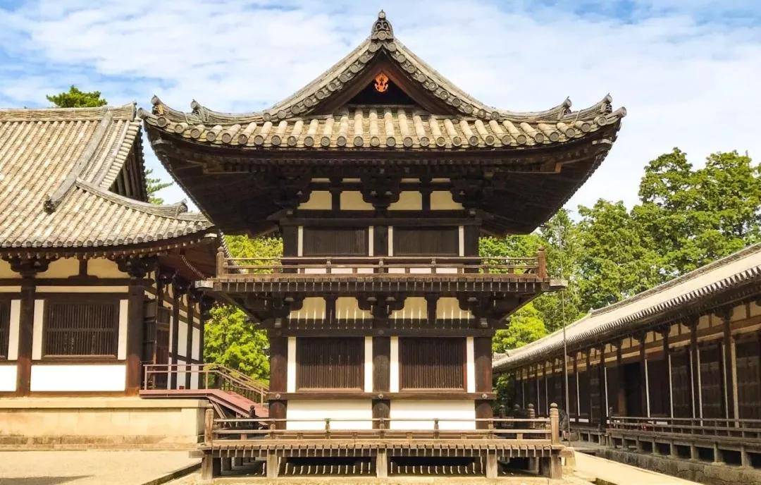 时期与平安时期,日本曾多次派出遣唐使,直接学习中国纯正的唐朝建筑