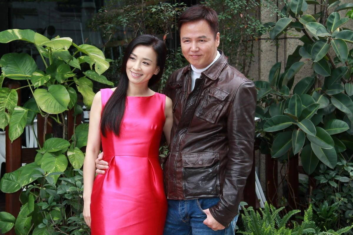 林瑞阳:2次抛弃糟糠之妻,22年后原配手撕张庭,你就是个小三!