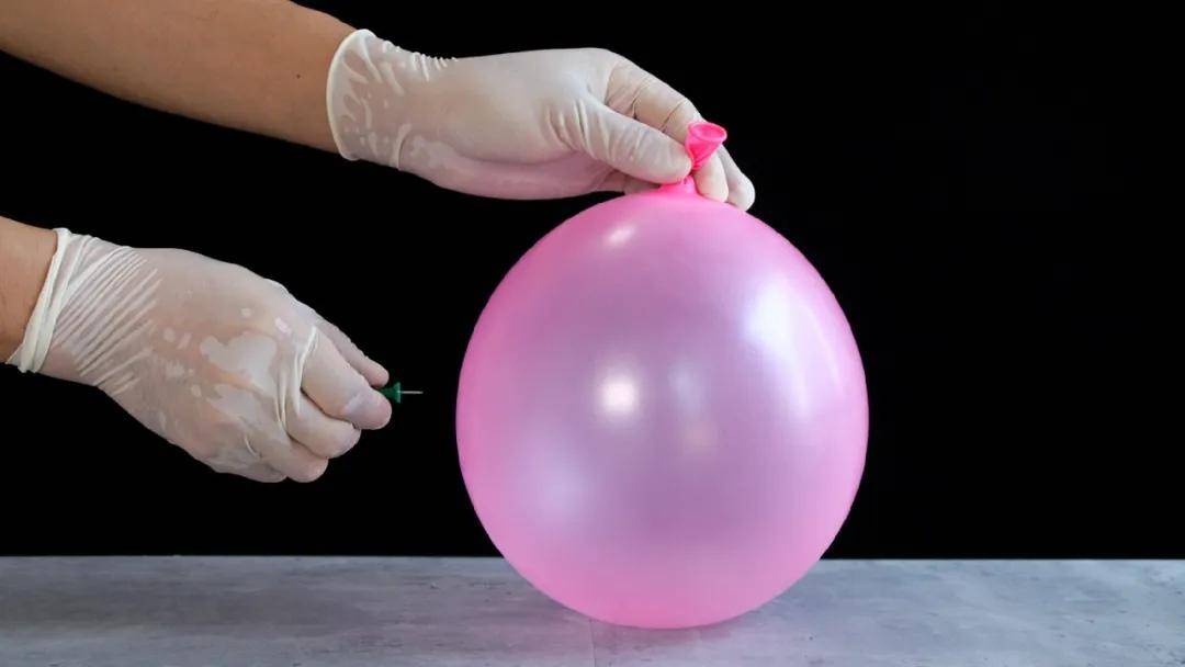 魔力科学小实验气球装满水再刺破看着太解压了