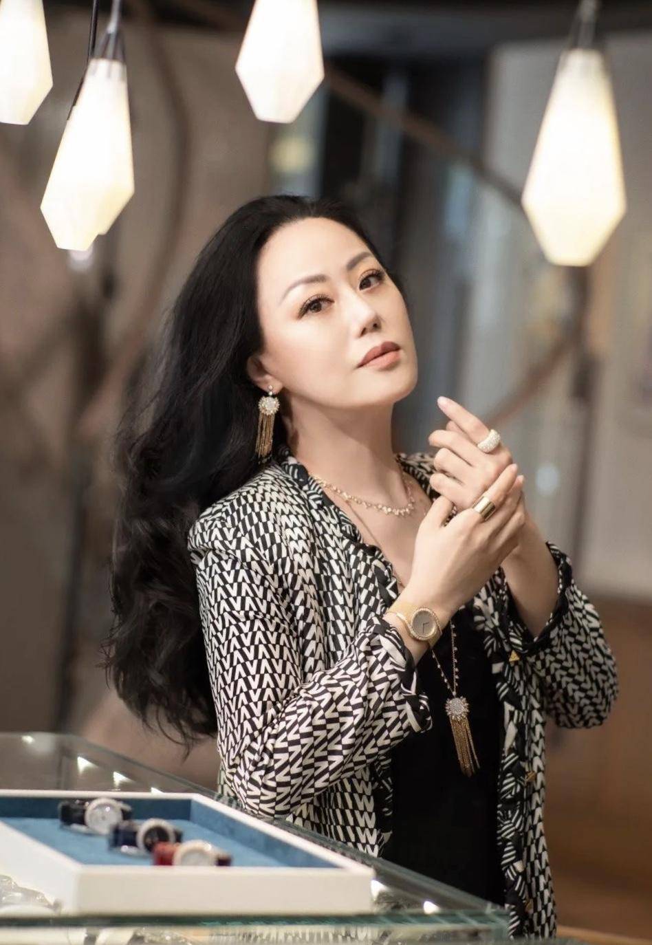 美了一辈子的章小蕙是让人羡慕的,除了出身优渥,她的后天修养和对美的