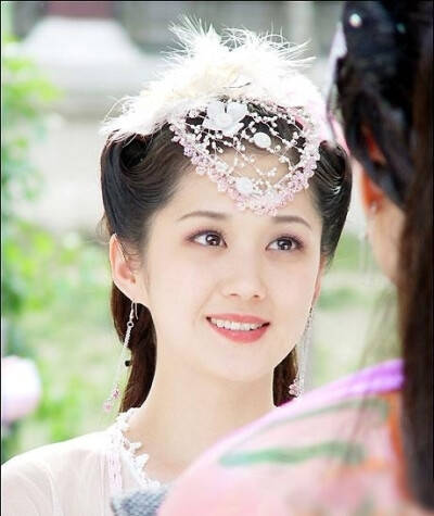 两年后,一部由张娜拉,苏有朋等人主演的《刁蛮公主》电影播出,一炮而