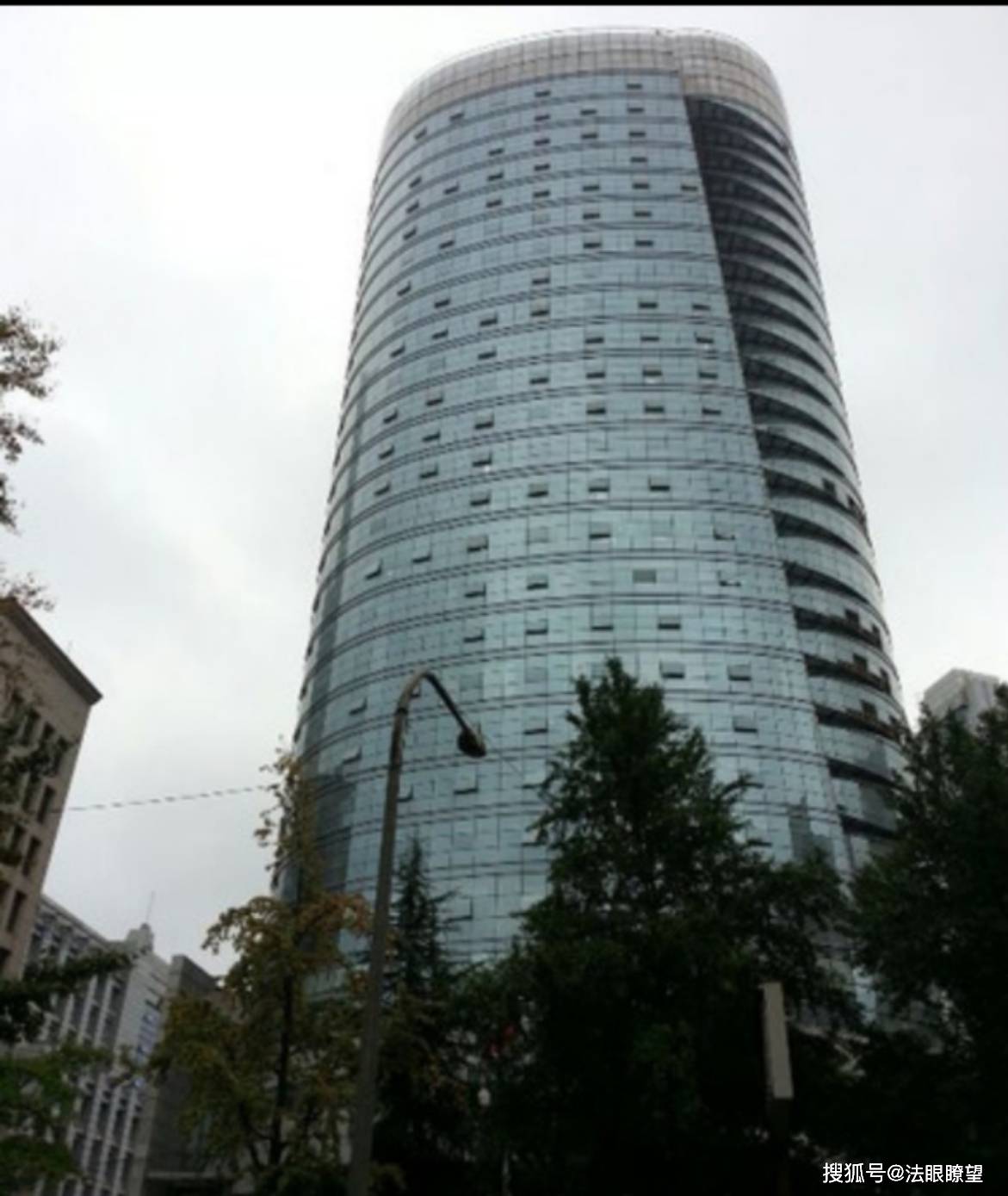 江苏省教育厅办公大楼 王某:报考的是江苏省教育装备与勤工俭学管理