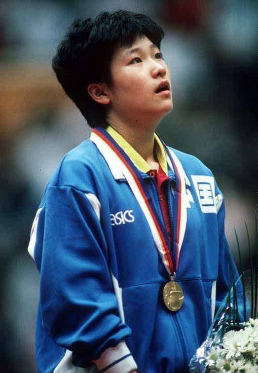 中国第一个乒乓球奥运冠军陈静,如今怎样了?_焦志敏