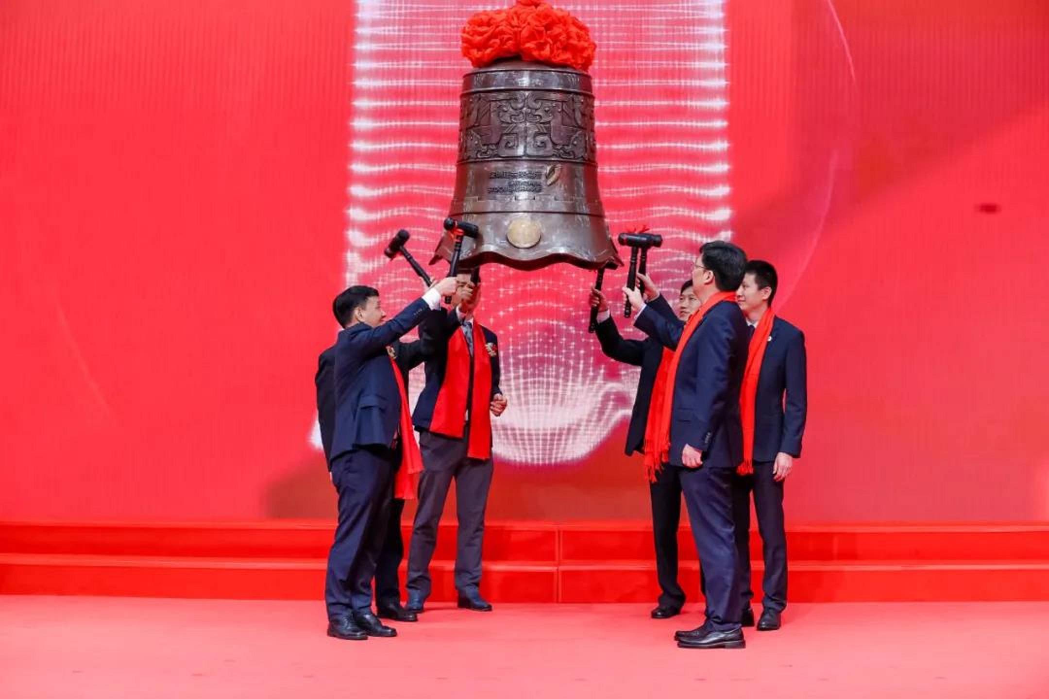 珠海2021年第一家a股企业掌门:50岁ipo敲钟,成为创业板第1001股