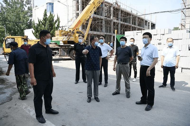 南阳医专党委书记柳明伟督导检查学校及附属医院疫情防控工作