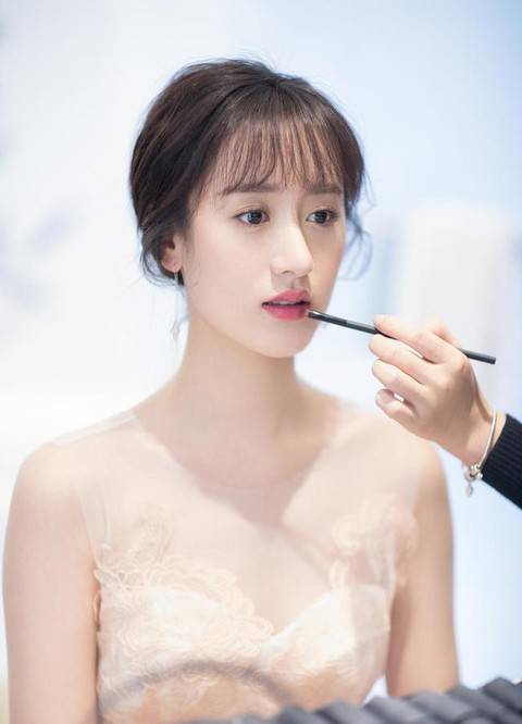 原创性感女演员袁冰妍,努力的人运气不会太差,成功走红全网