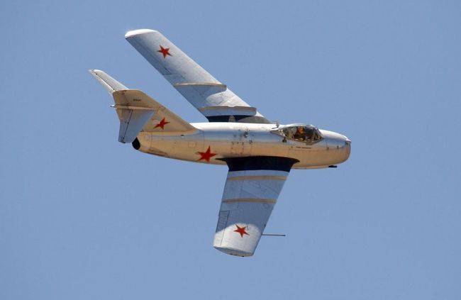 前苏联米格-17战机传奇一生_米高扬设计局