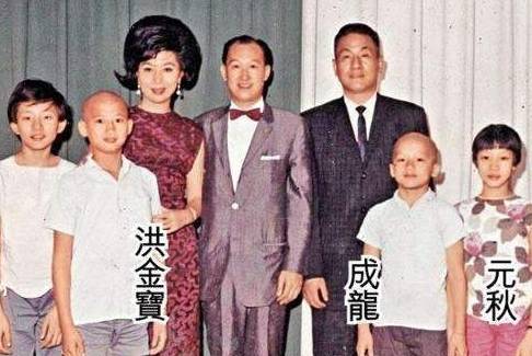 七小福现状:洪金宝老了,成龙也上了年纪,唯独他年过60